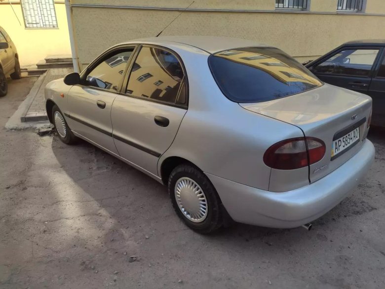 Машина ланос