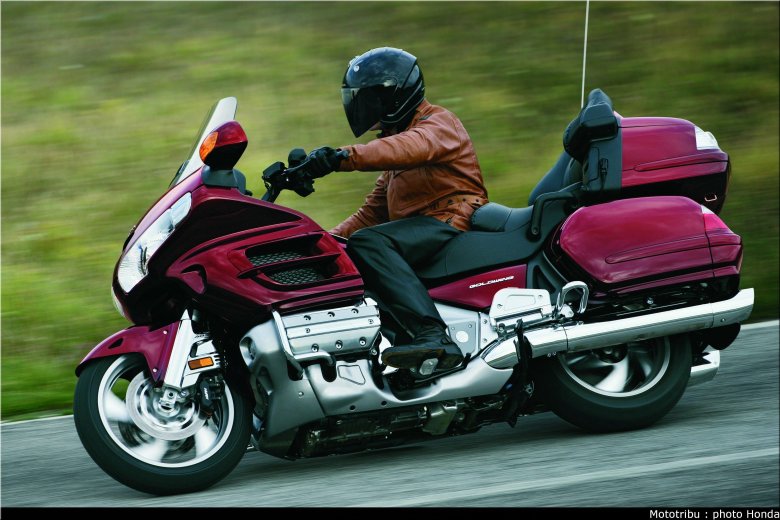 Хонда голд винг 1800