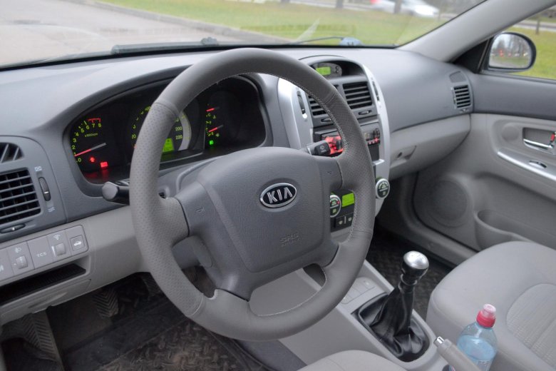Kia cerato 1 поколения салон