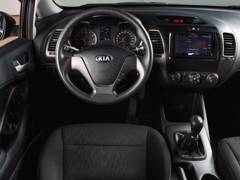 Kia cerato 2013 салон