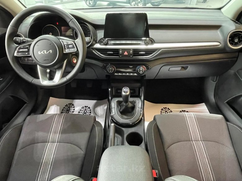 Kia cerato 2024 салон