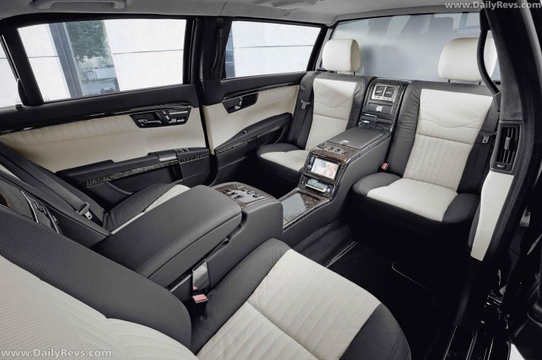 Mercedes s 600 pullman guard