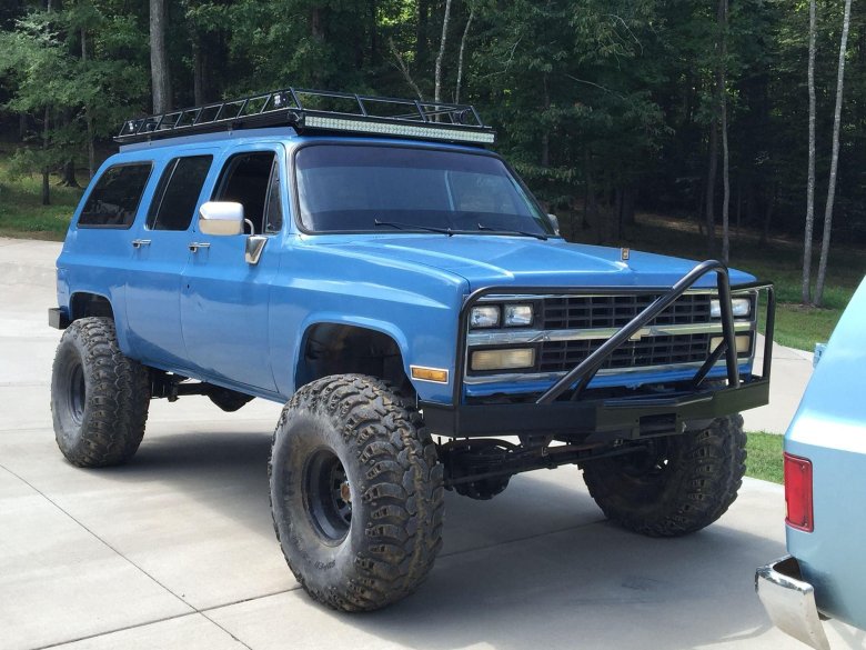 Chevrolet suburban off road