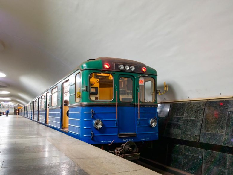 Вагон метро еж