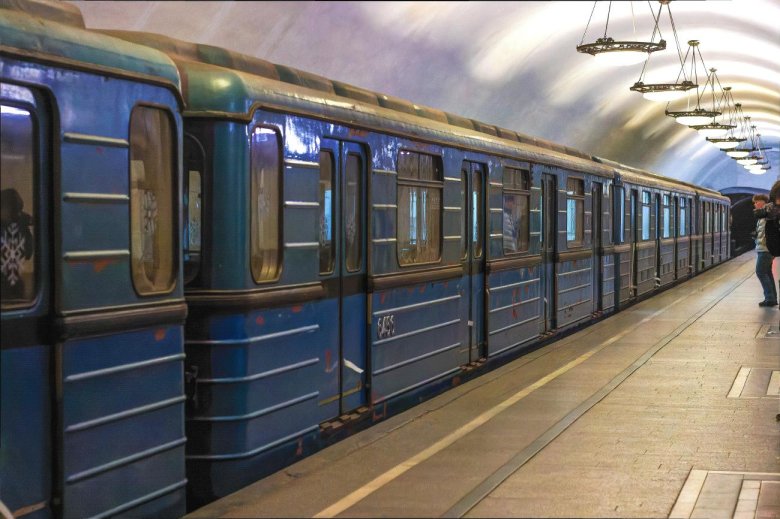 Метро вагон