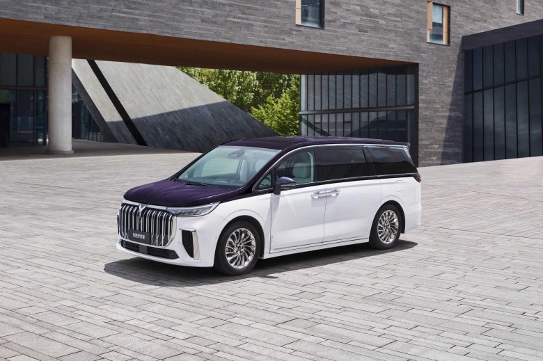 Китайский минивэн 2022 voyah dreamer