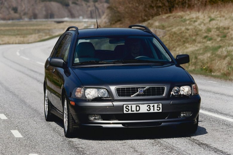 Volvo v40 1 поколение