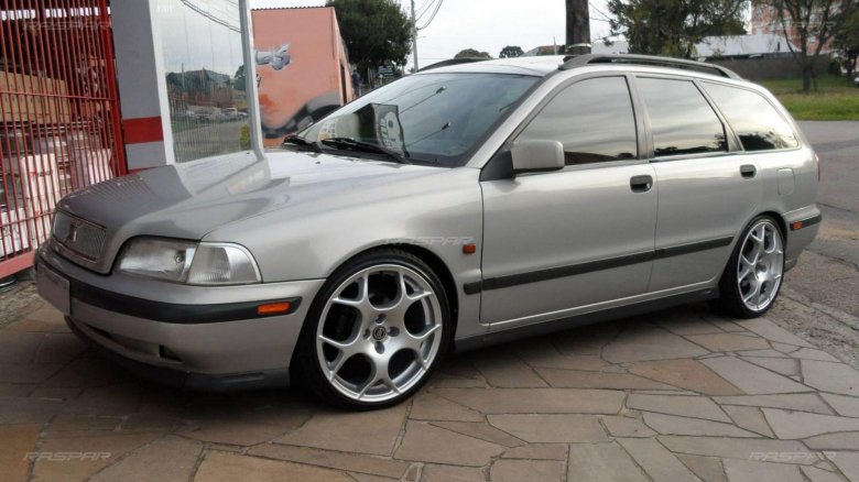 Вольво v40 2003