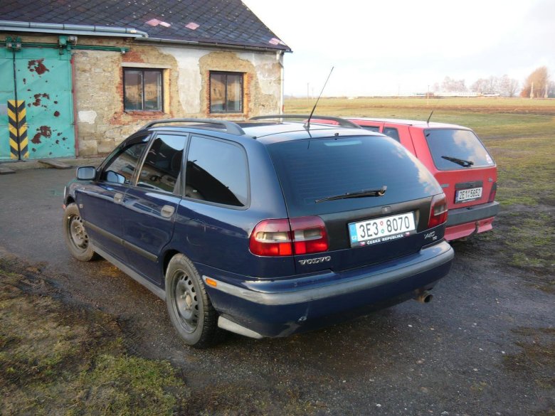 Вольво v40 1998