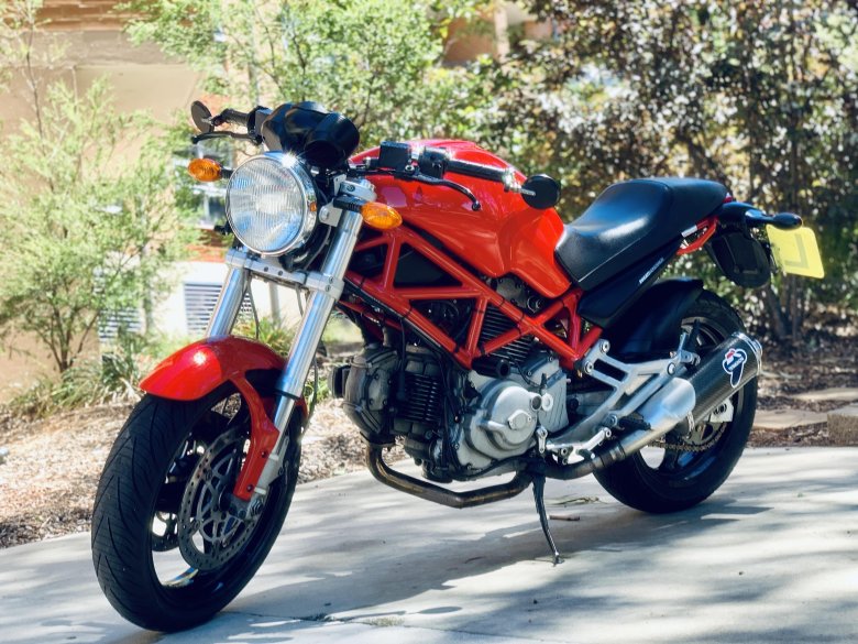 Ducati monster 900