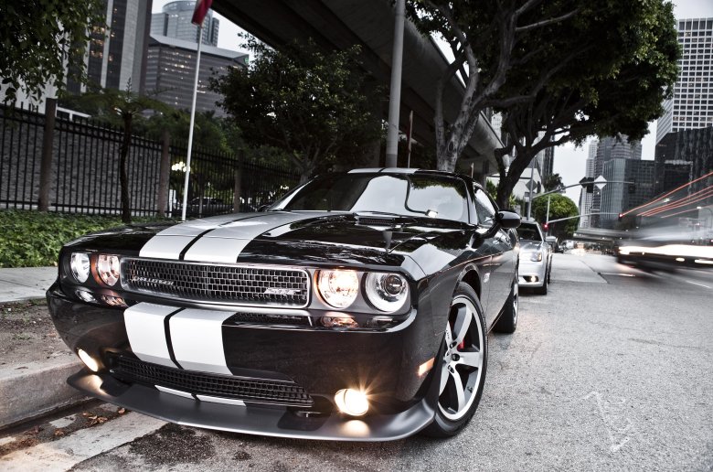 Dodge challenger srt8 392