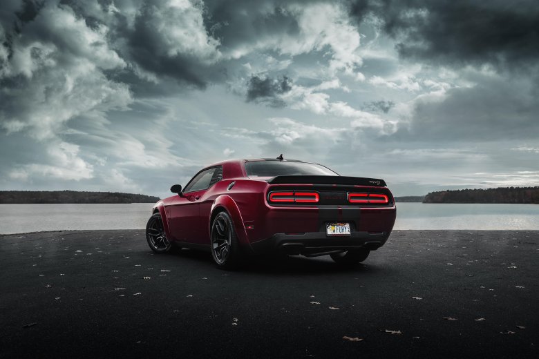 Dodge challenger srt hellcat widebody