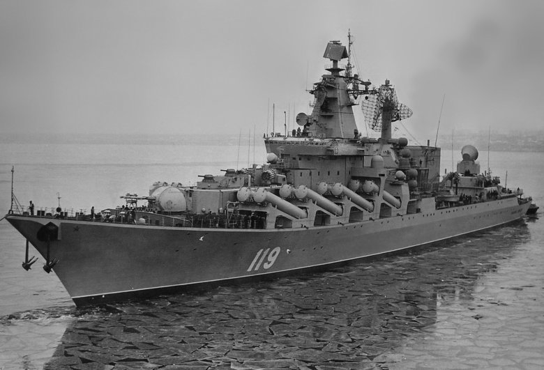 Флагман черноморского флота ракетный крейсер москва