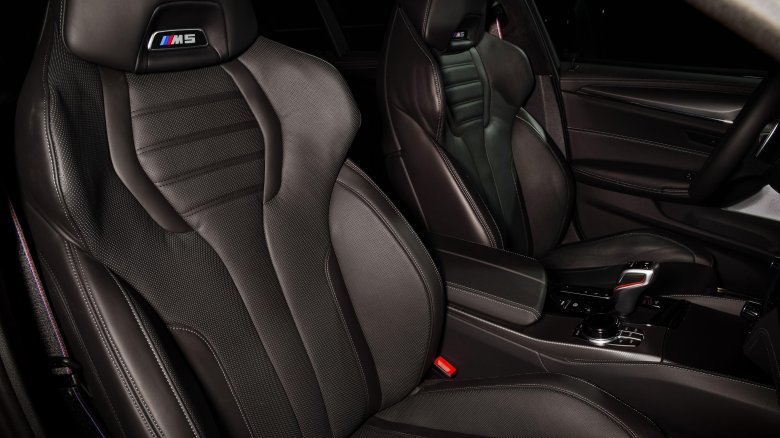 Bmw m5 f90 черный салон