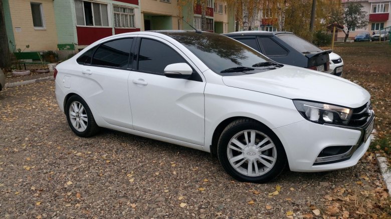 Лада веста белая
