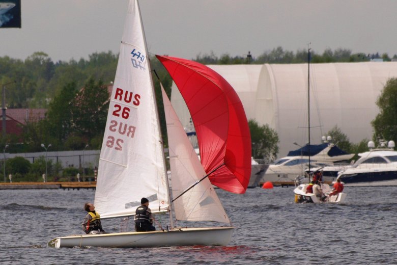 Швертбот 470