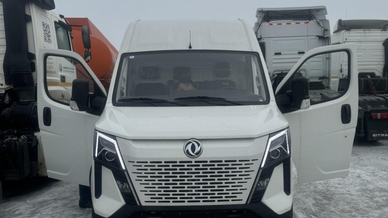 Автомобиль dongfeng