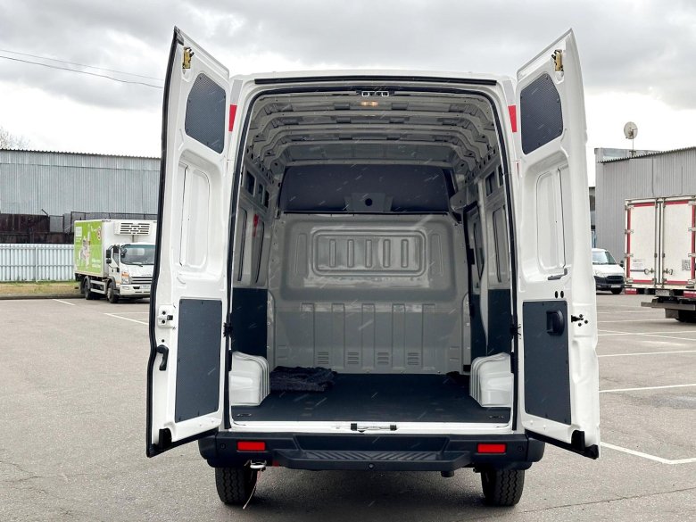 Грузопассажирский автомобиль