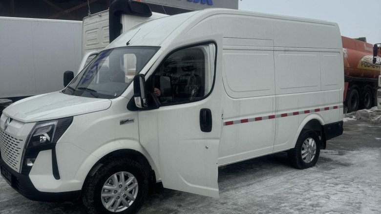 Цельнометаллические фургоны