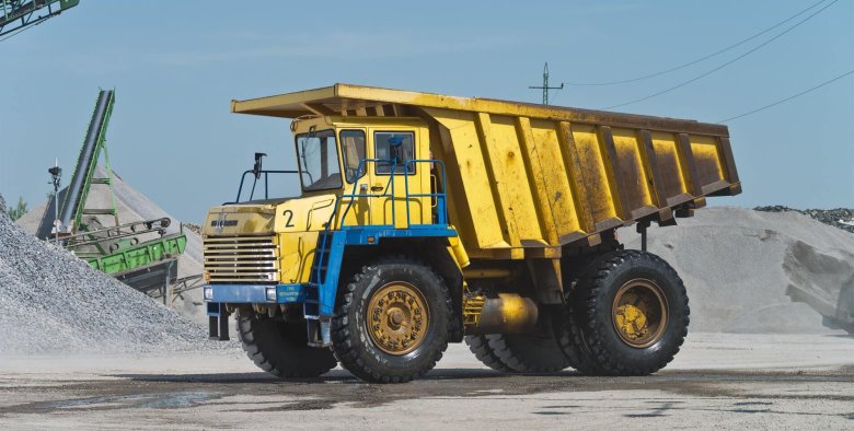 Карьерный самосвал белаз-7555в