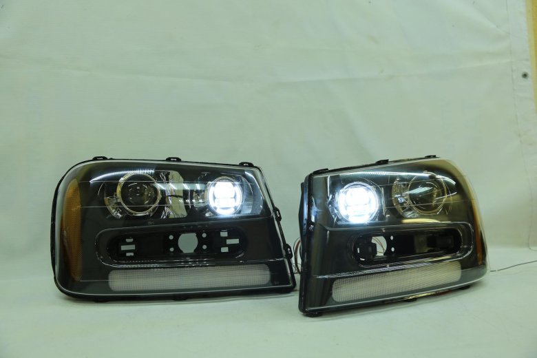 Шевроле трейлблейзер 2005 фары