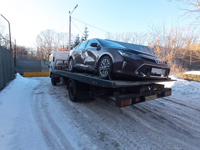 Тойота камри на эвакуаторе