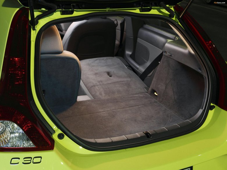 Volvo c30 2008 багажник