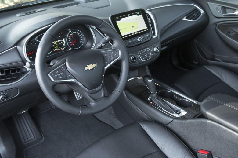 Chevrolet malibu 2021 салон
