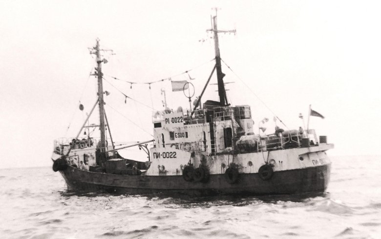 Рыболовецкий траулер