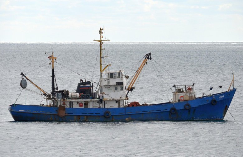 Маломерный рыболовный сейнер-траулер рефрижераторный счс-225