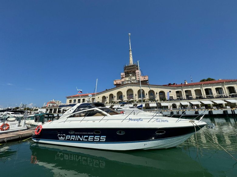 Яхта в сочи