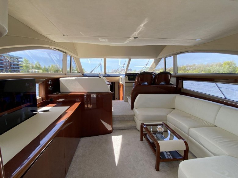 Моторная яхта princess 50