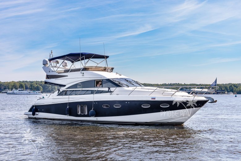 Яхта в москве