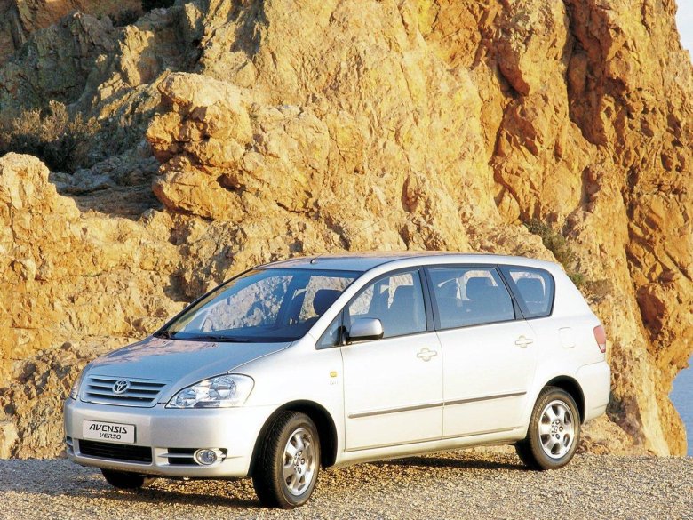 Toyota avensis verso 2001