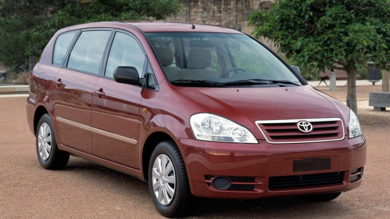 Toyota avensis verso 2001