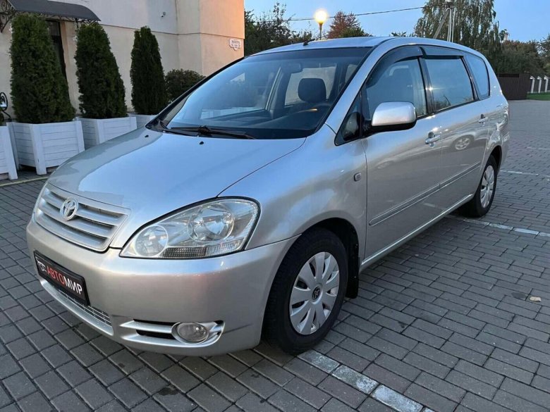 Toyota avensis verso