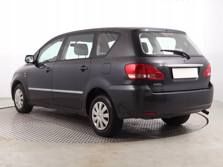 Toyota avensis verso 2001