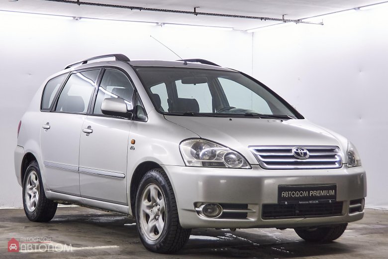 Toyota avensis verso 2001 2003