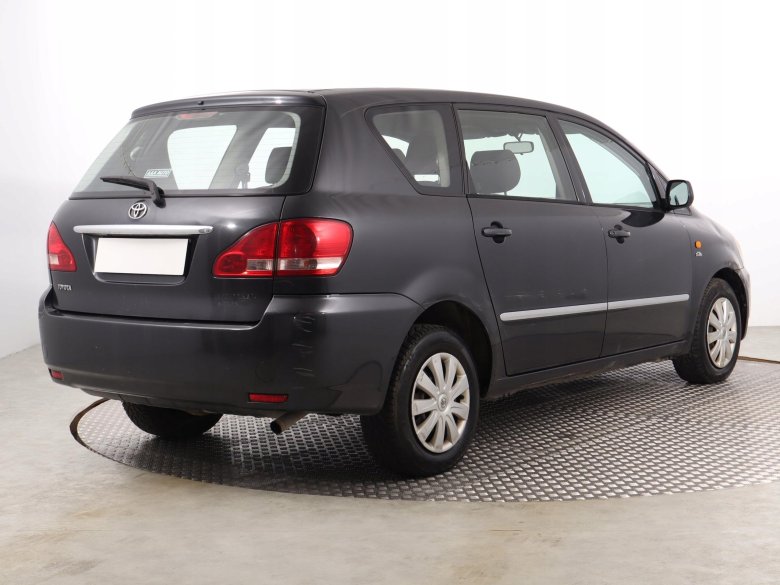 Toyota avensis verso 2003