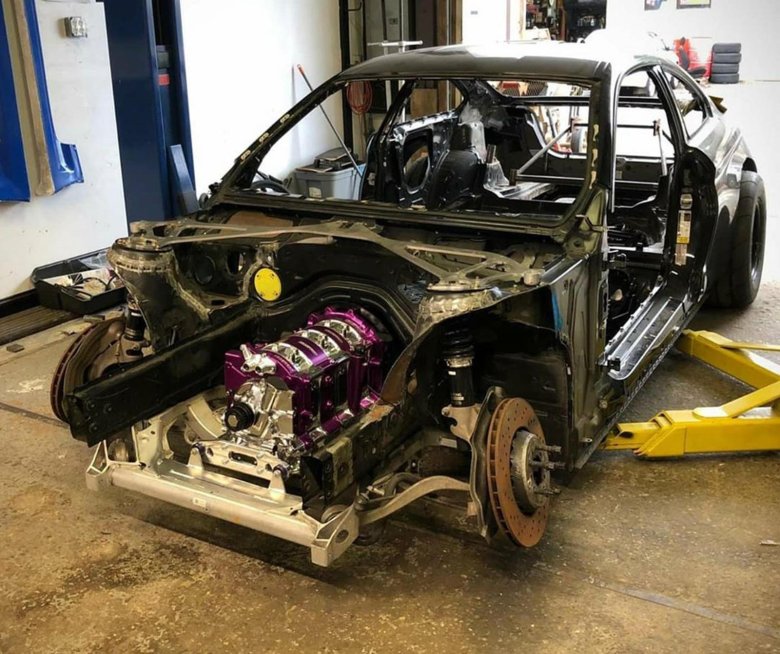 Автомобиль во