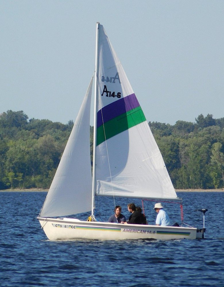 Парусная лодка виза комби-395