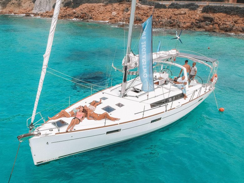 Яхта парусная