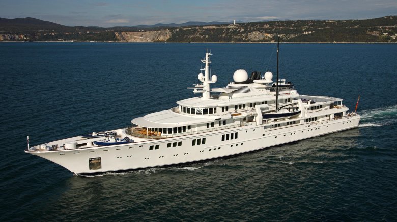 Yacht charter