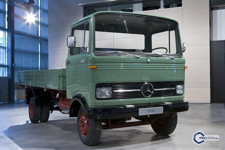 Mercedes benz lp