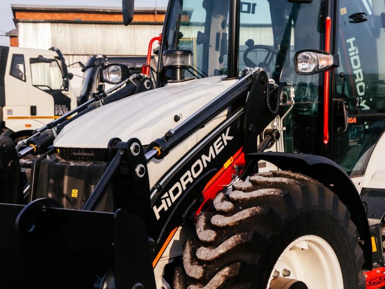 Трактор гидромек