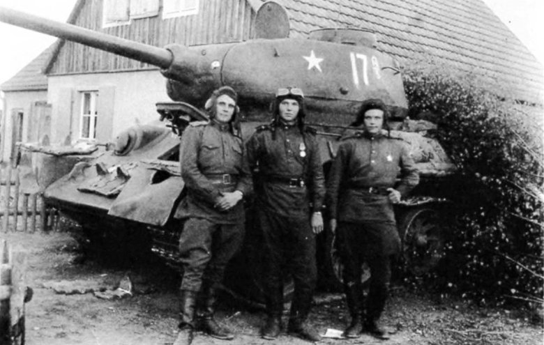 Экипаж танка т-34 85
