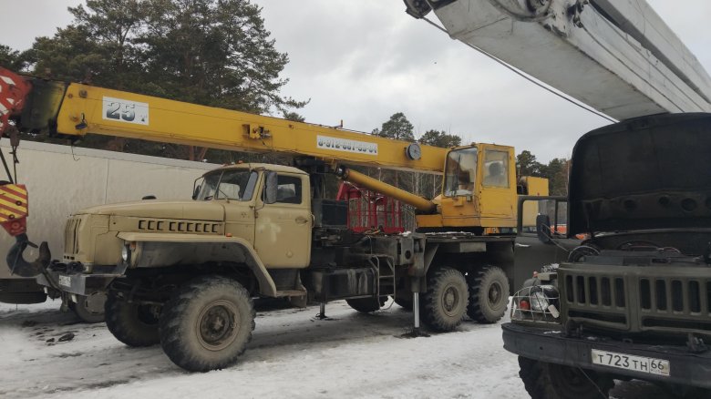 Автокран урал