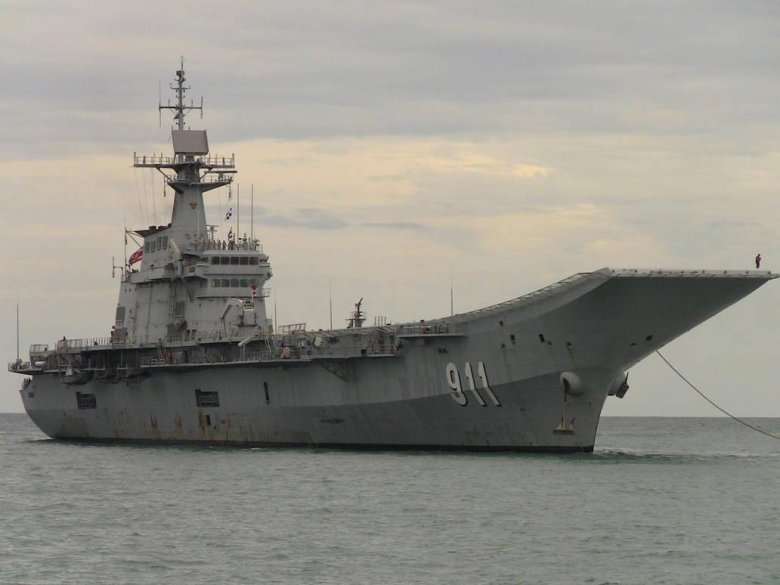 Чакри нарубет авианосец