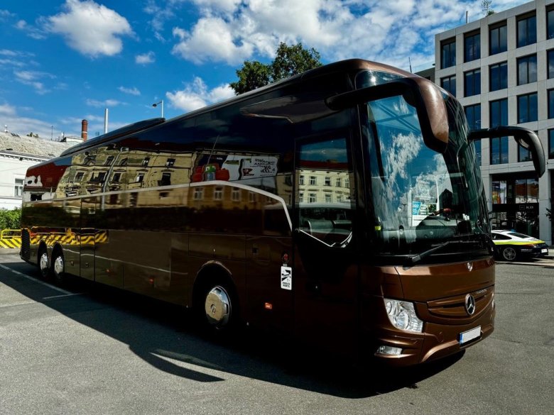 Автобус mercedes benz tourismo