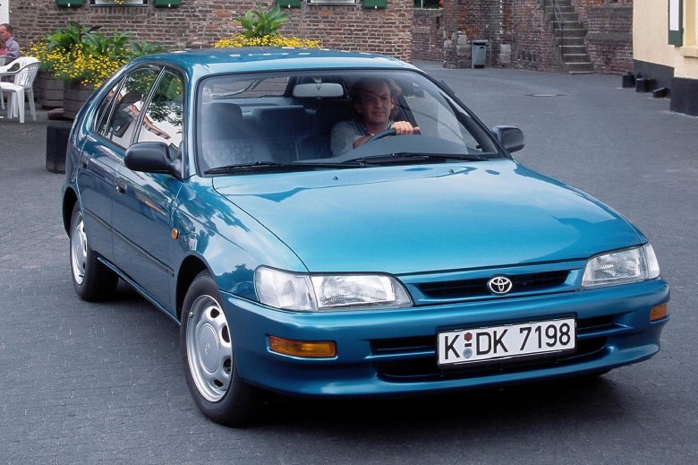 Toyota corolla e100 2000